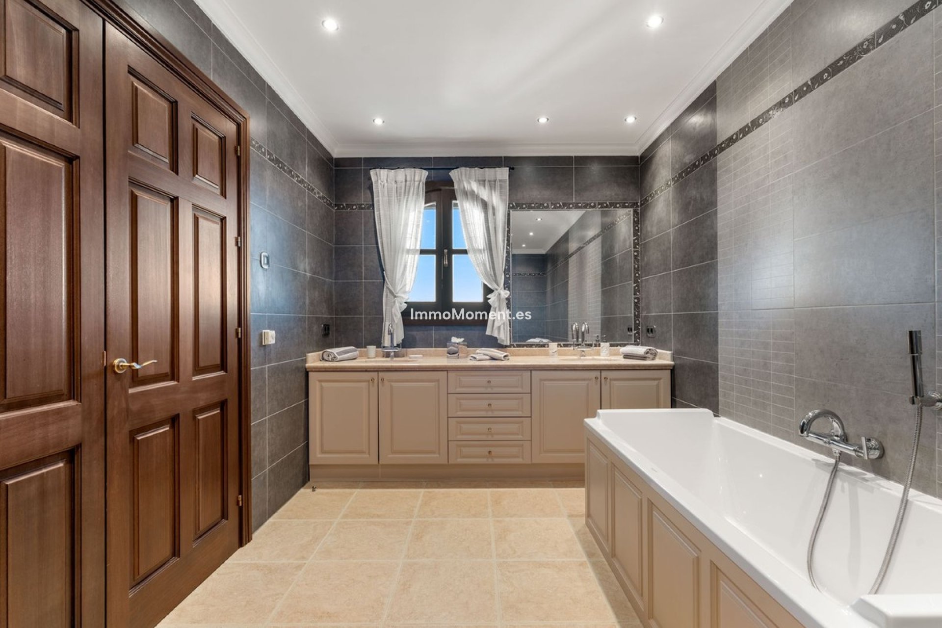 Reventa - Villa independiente - Estepona  - Estepona Centro