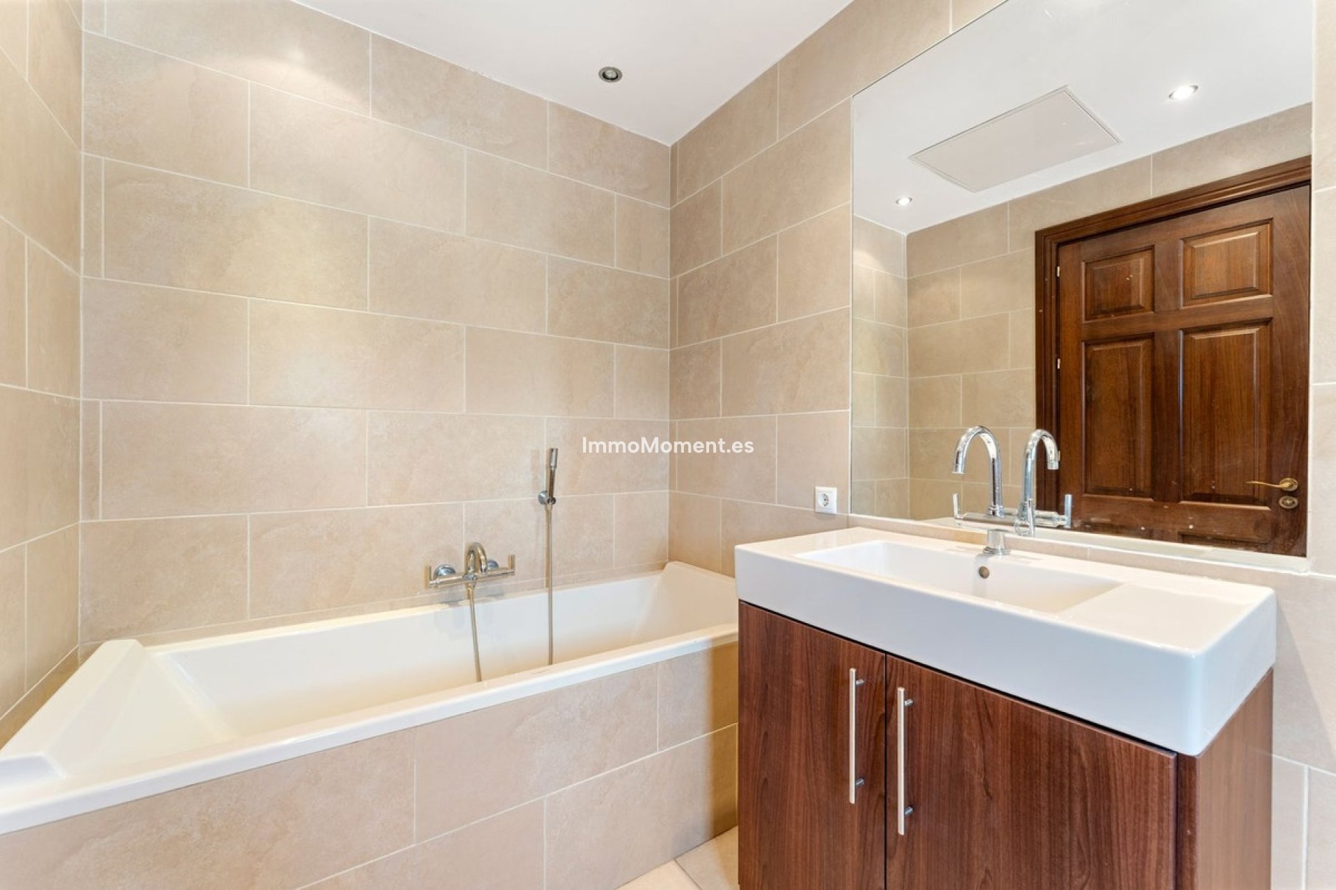 Reventa - Villa independiente - Estepona  - Estepona Centro
