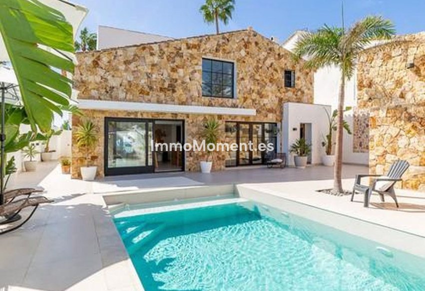 Reventa - Villa independiente - Estepona  - Estepona Centro