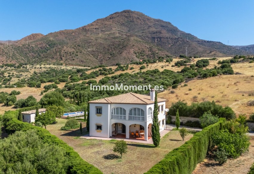 Reventa - Villa independiente - Estepona  - Estepona Centro