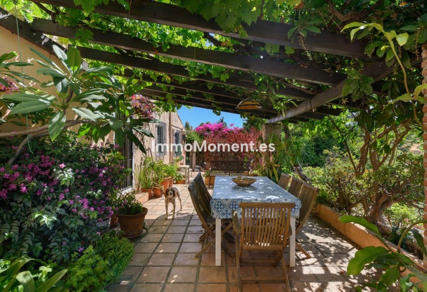 Reventa - Villa independiente - Estepona  - Estepona Centro