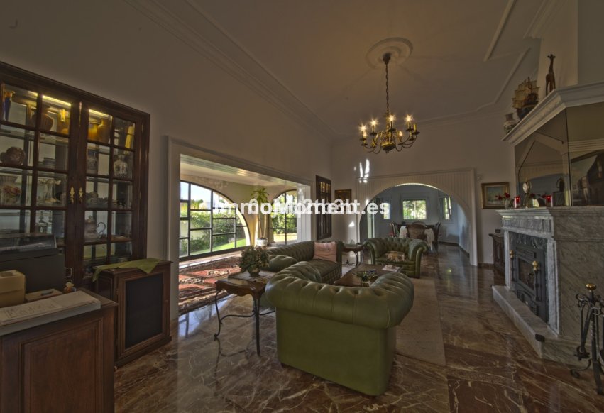 Reventa - Villa independiente - Estepona  - New Golden Mile