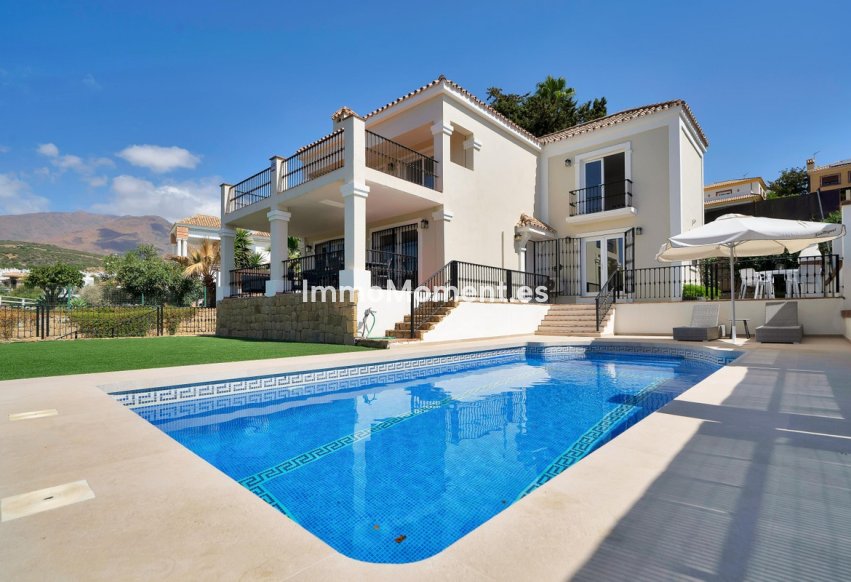 Reventa - Villa independiente - Estepona  - Valle Romano