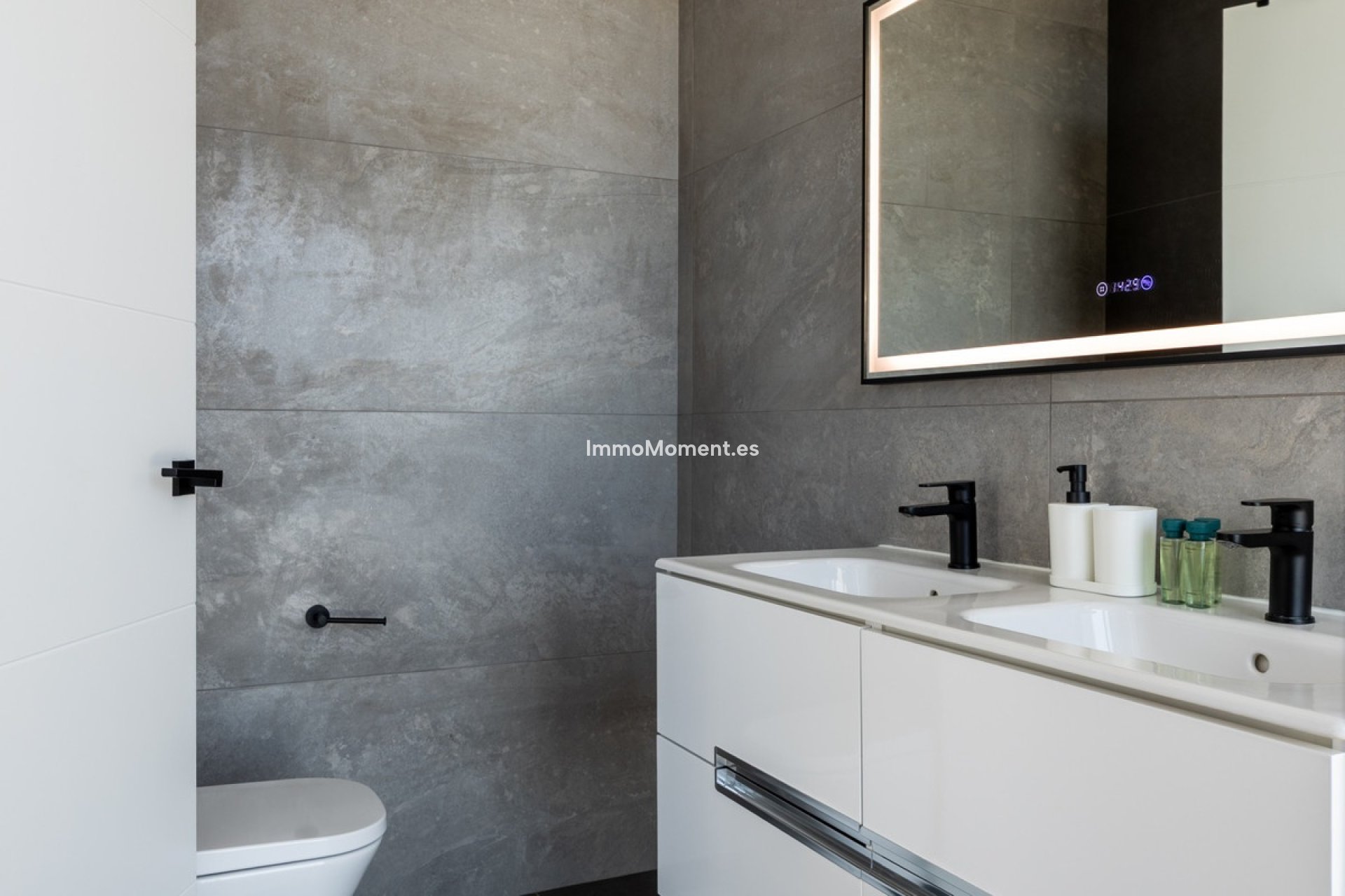 Reventa - Villa independiente - Estepona  - Valle Romano