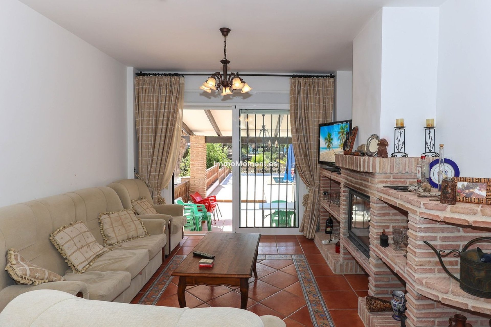 Reventa - Villa independiente - Interior  - Guaro