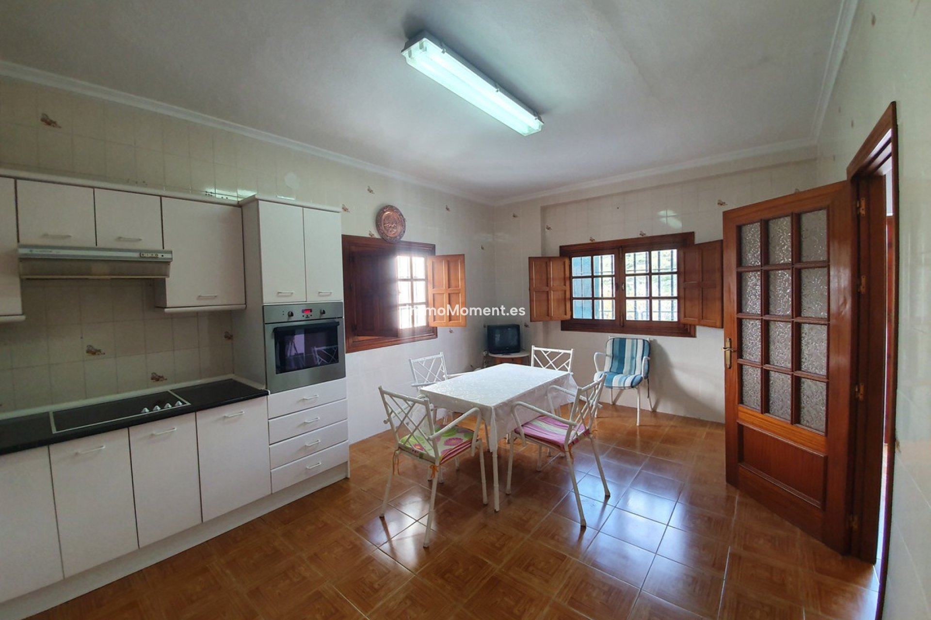 Reventa - Villa independiente - Interior  - Guaro