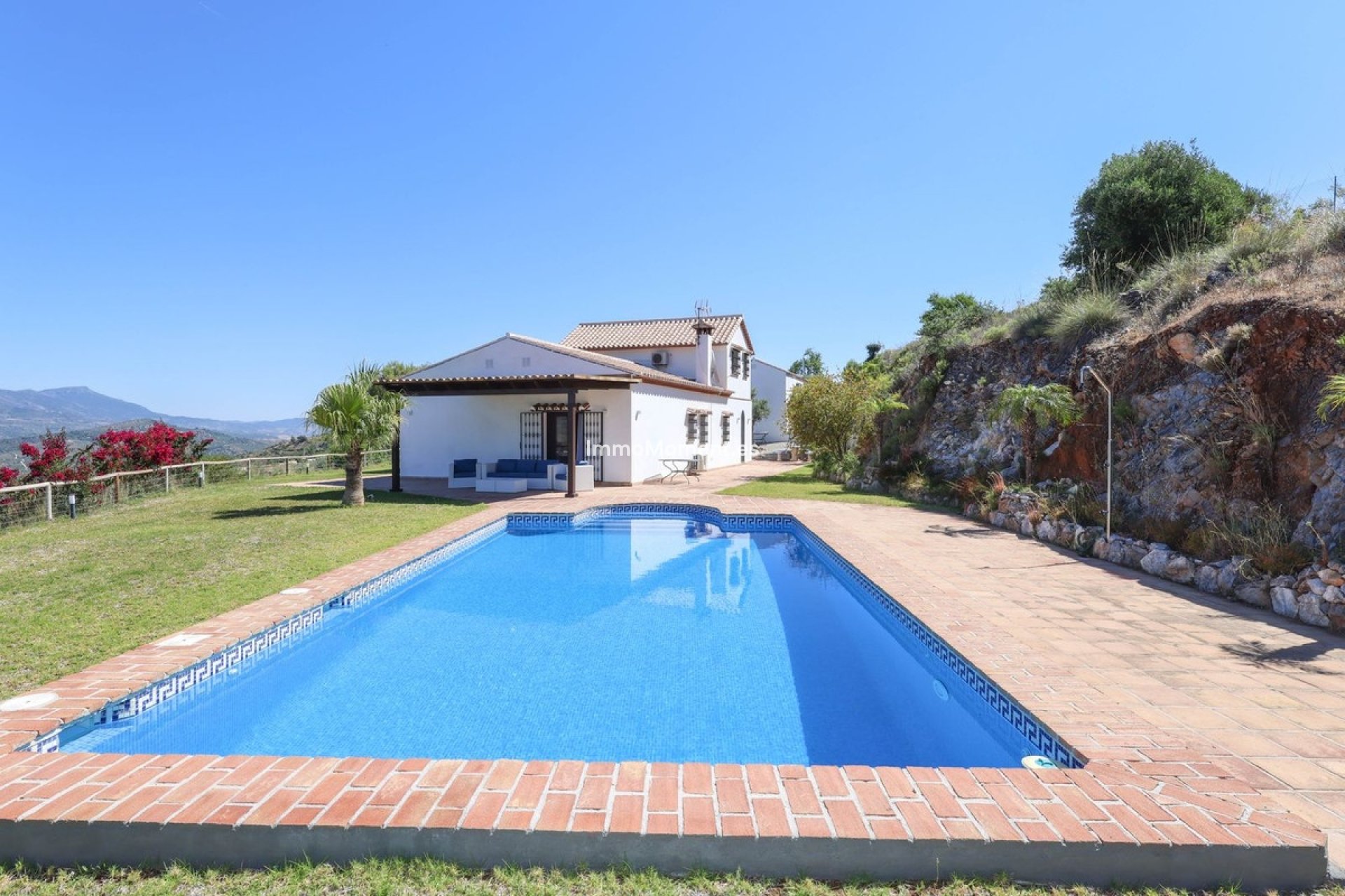 Reventa - Villa independiente - Interior  - Guaro