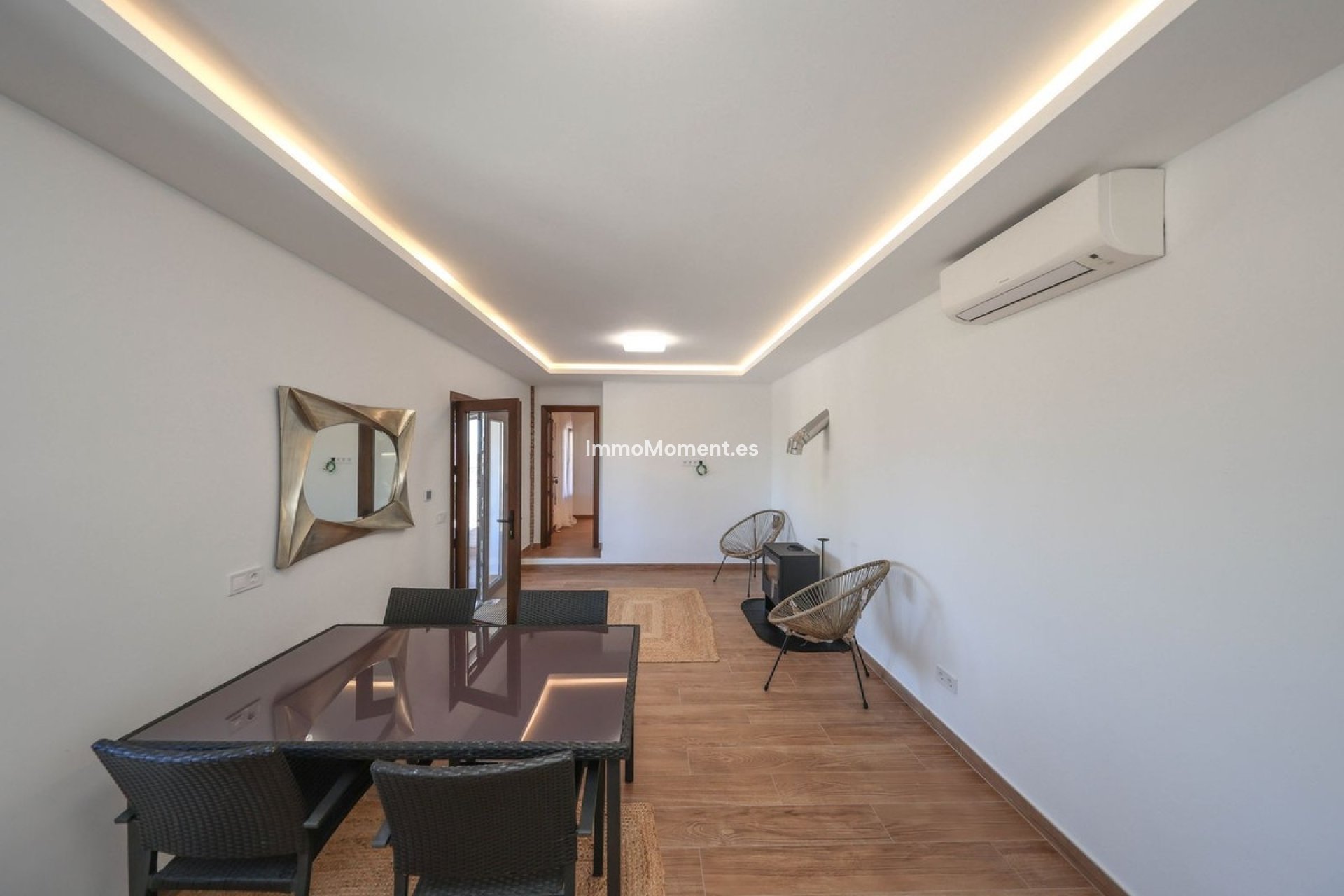 Reventa - Villa independiente - Interior  - Guaro