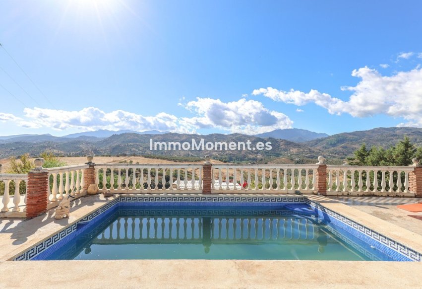 Reventa - Villa independiente - Interior  - Guaro