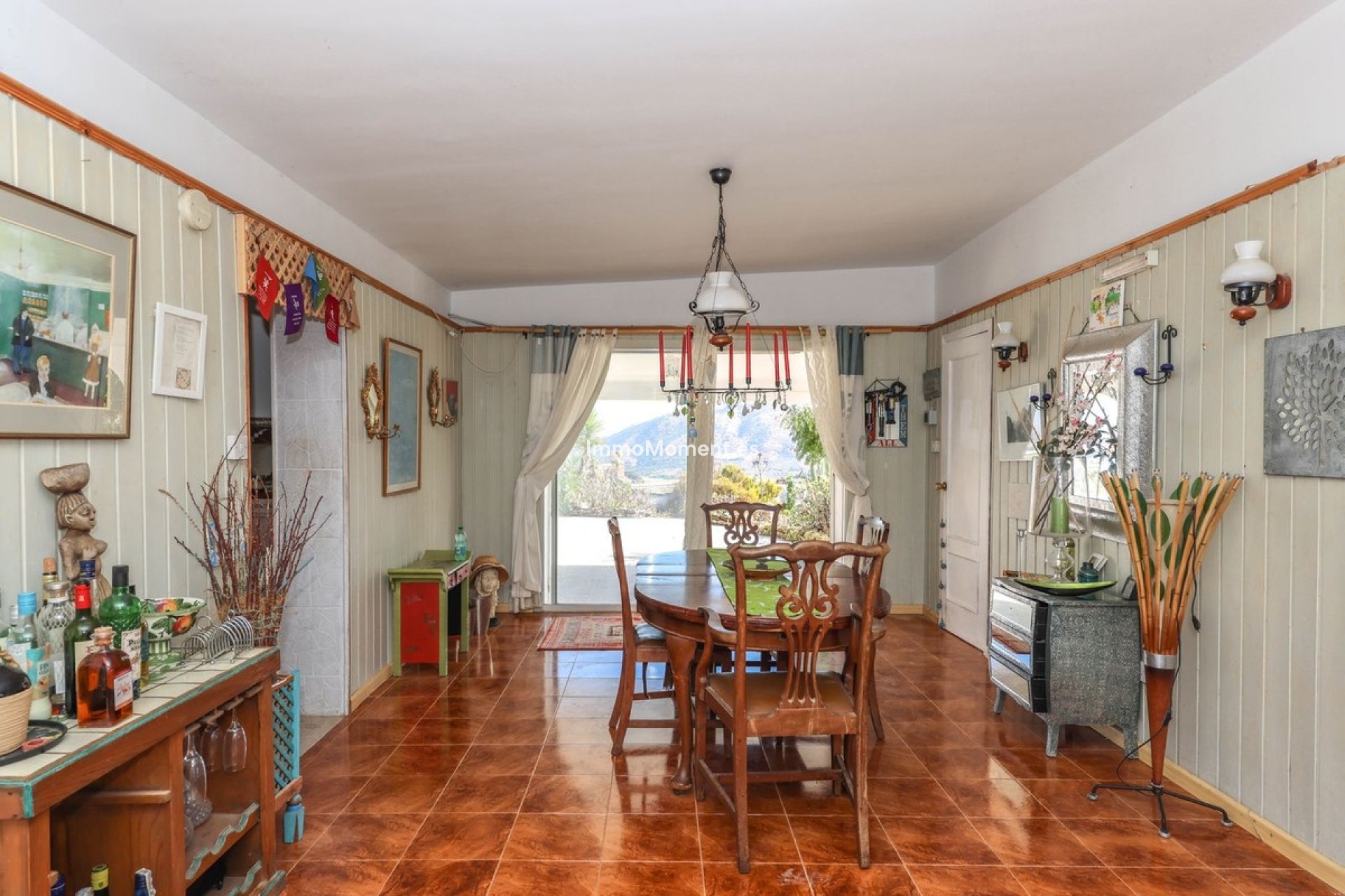 Reventa - Villa independiente - Interior  - Guaro