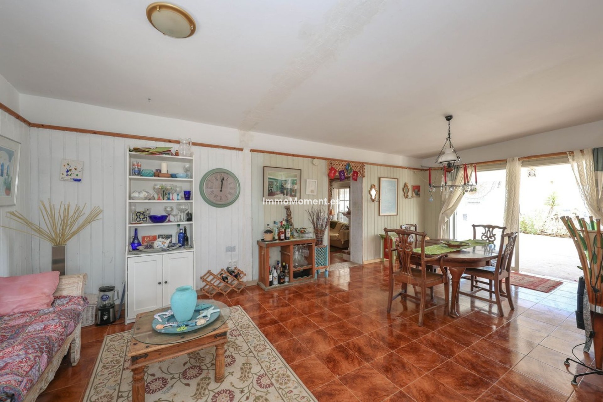 Reventa - Villa independiente - Interior  - Guaro