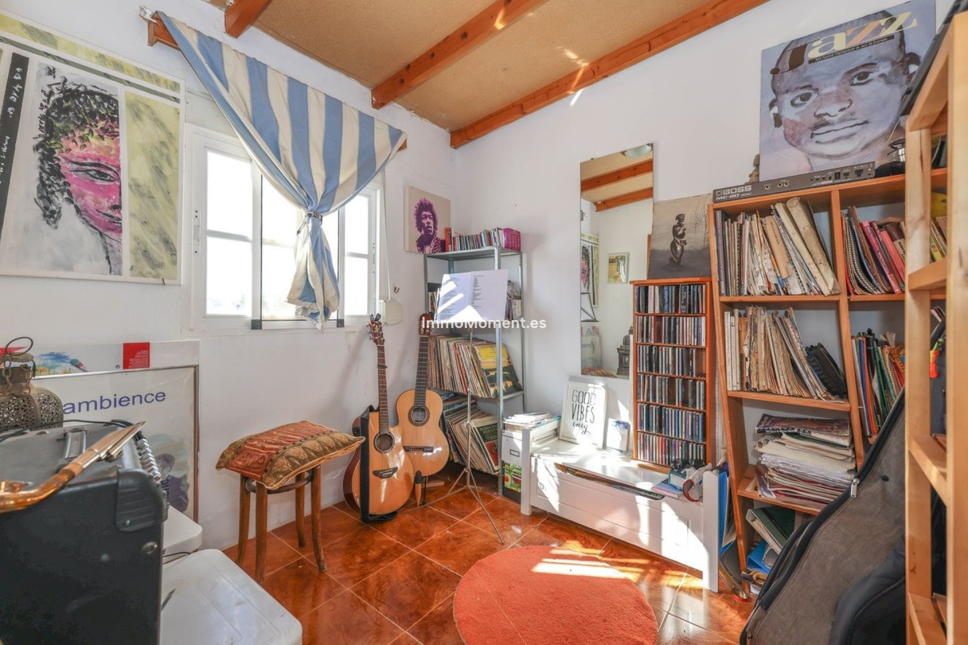 Reventa - Villa independiente - Interior  - Guaro