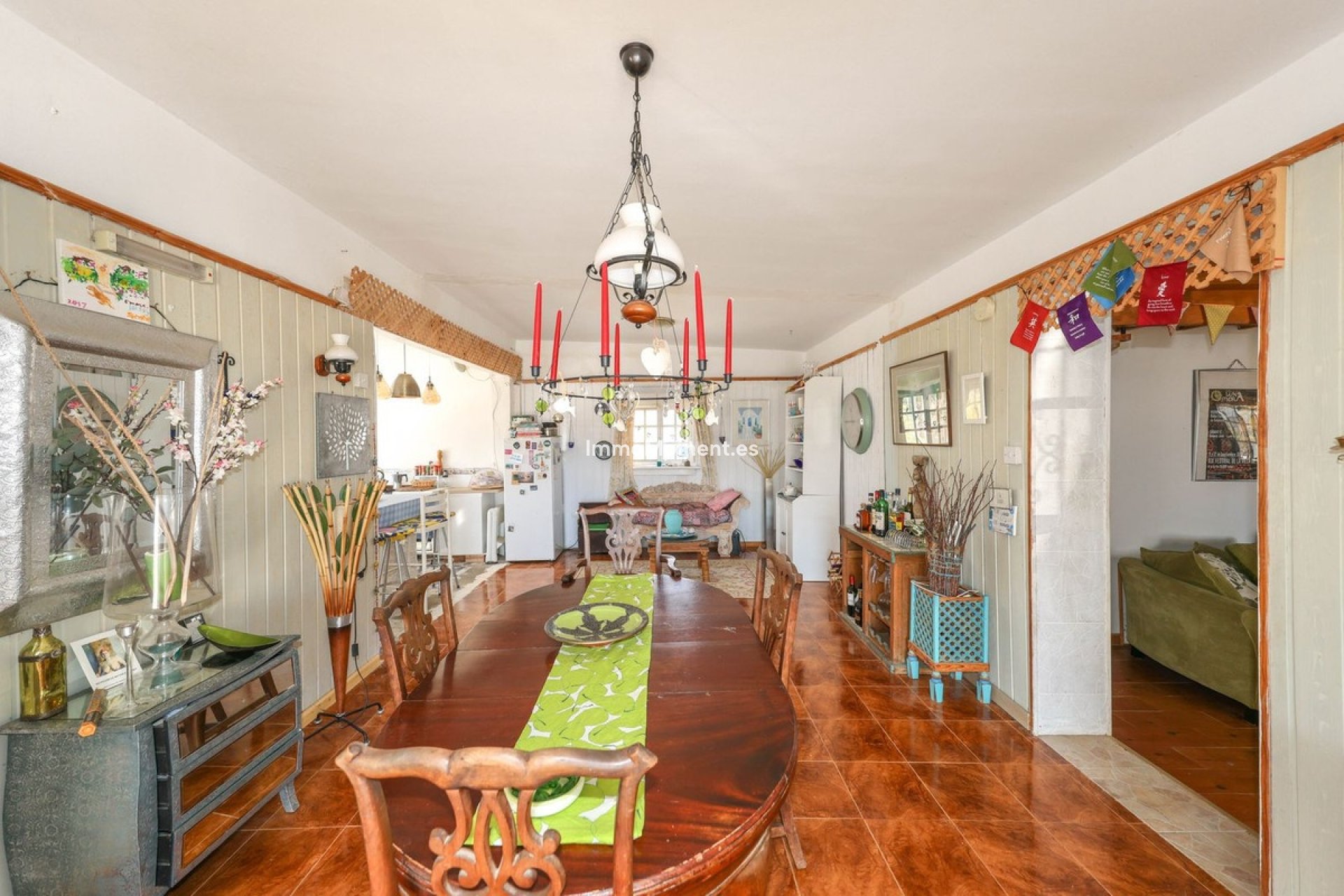 Reventa - Villa independiente - Interior  - Guaro