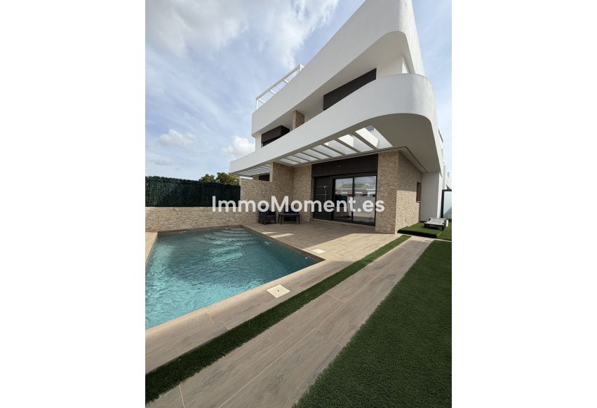 Reventa - Villa independiente - Los Montesinos - Los Montesinos Centro