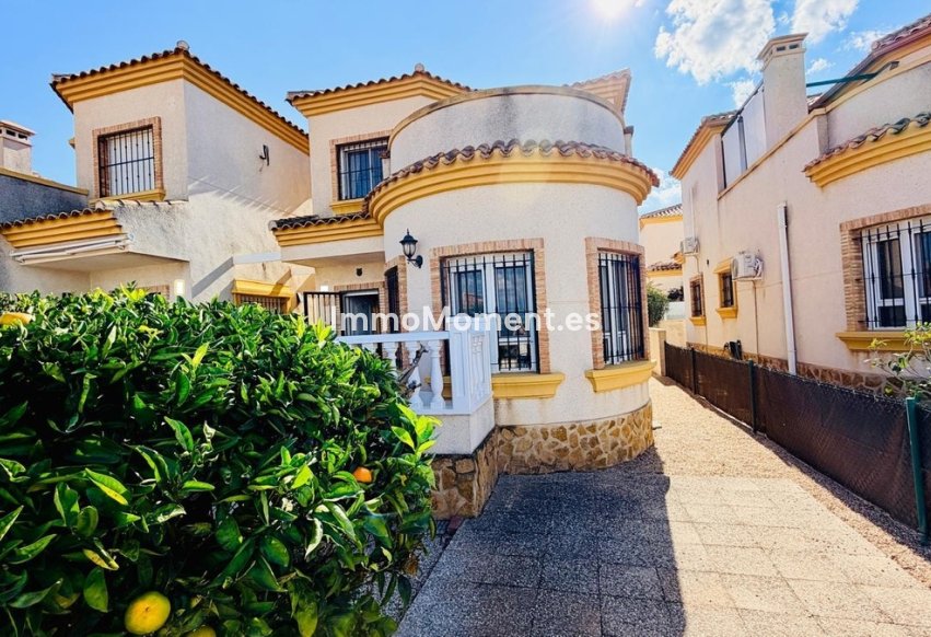 Reventa - Villa independiente - Los Montesinos - Los Montesinos Centro