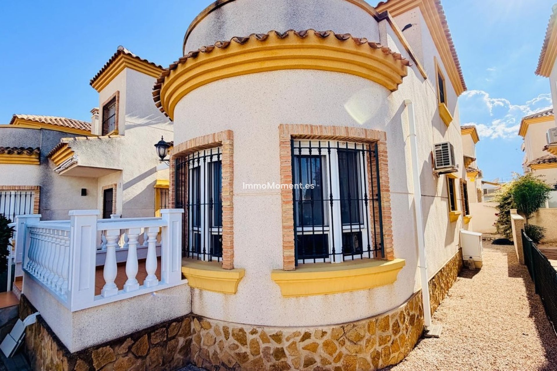 Reventa - Villa independiente - Los Montesinos - Los Montesinos Centro
