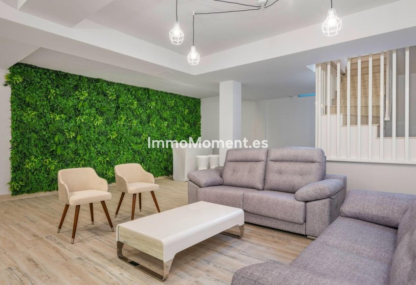 Reventa - Villa independiente - Los Montesinos - Los Montesinos Centro