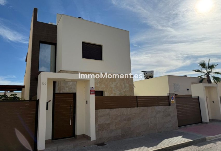 Reventa - Villa independiente - Los Montesinos - Los Montesinos Centro