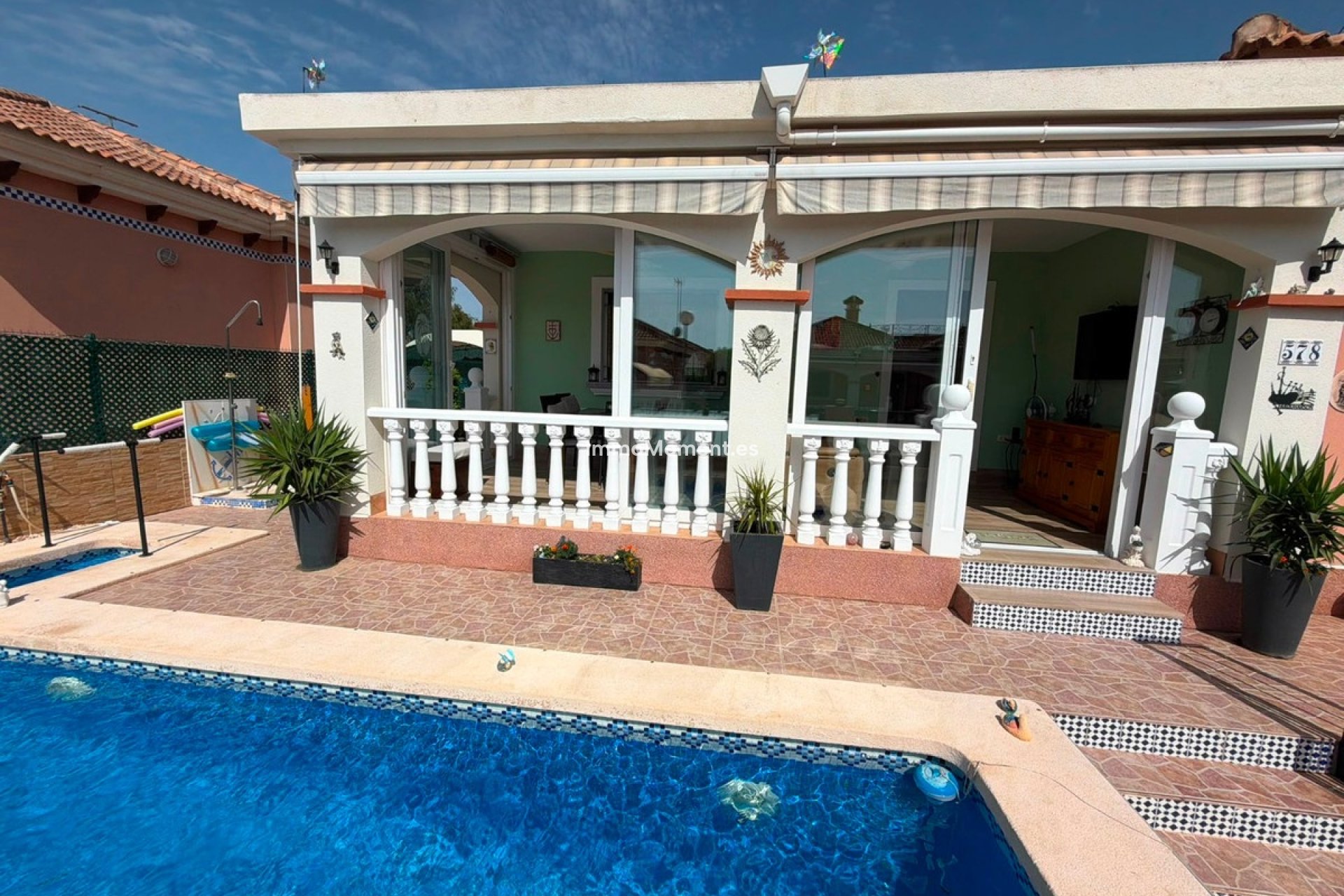 Reventa - Villa independiente - Los Montesinos - Los Montesinos Centro
