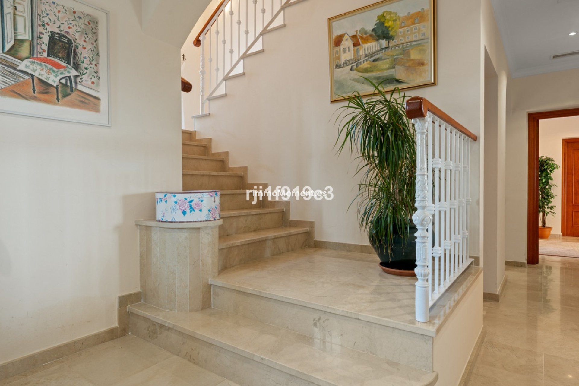 Reventa - Villa independiente - Marbella - Elviria