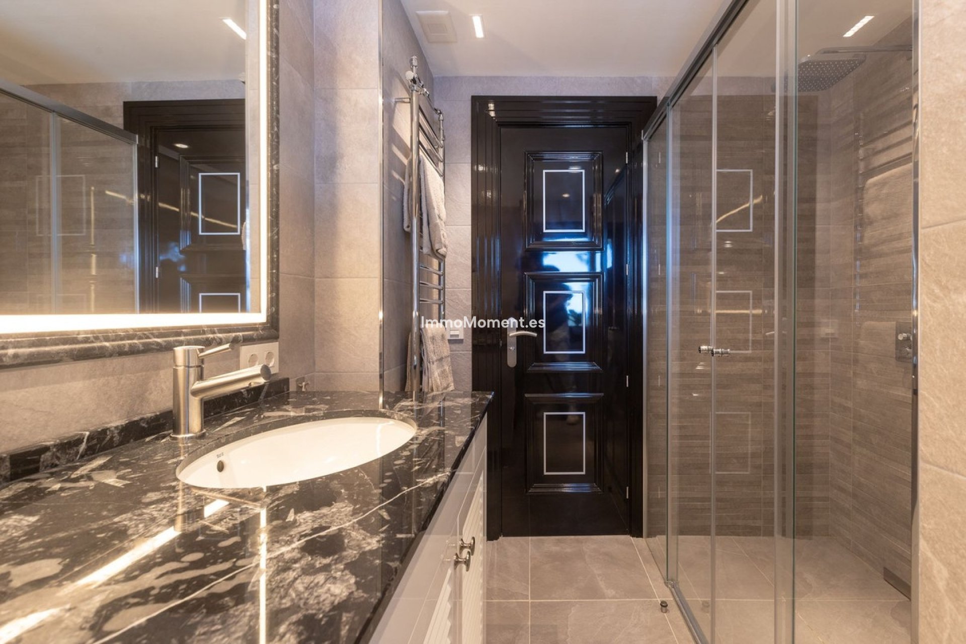 Reventa - Villa independiente - Marbella - Elviria
