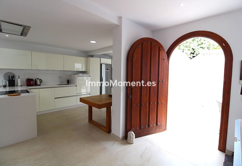 Reventa - Villa independiente - Marbella - Nueva Andalucía