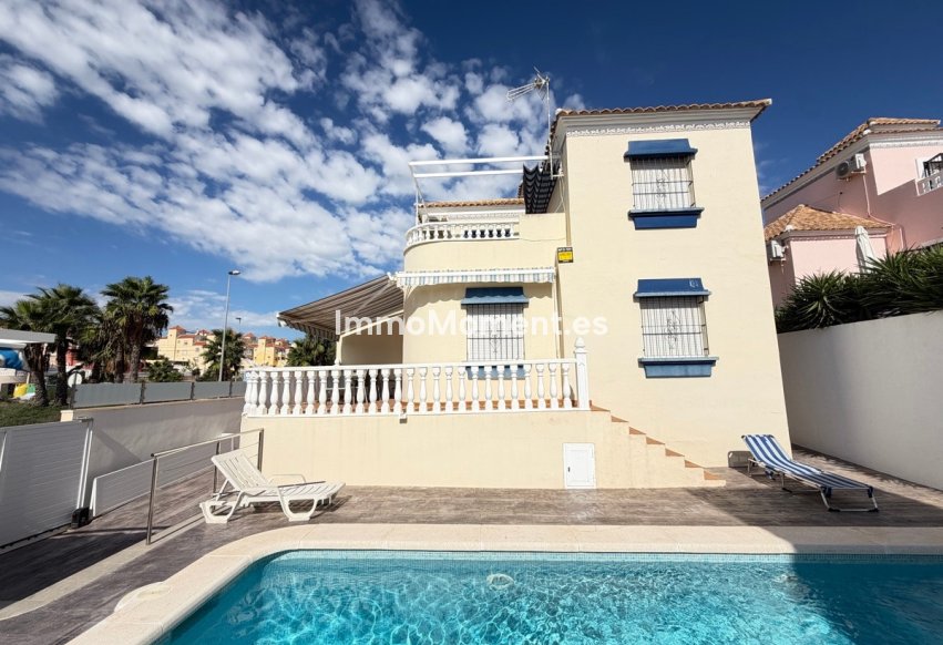 Reventa - Villa independiente - Orihuela Costa - Villamartín