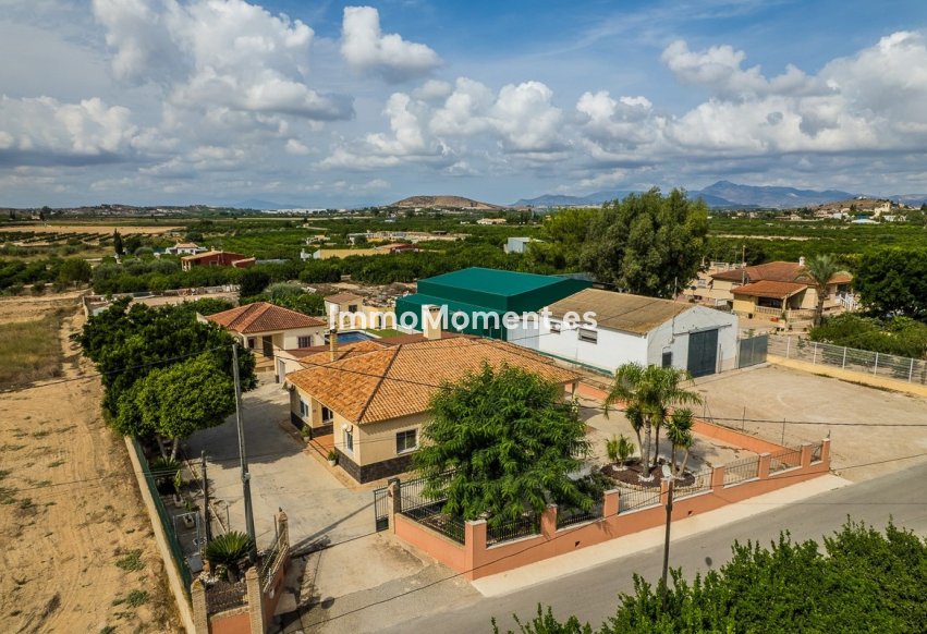 Reventa - Villa independiente - Orihuela - La Matanza