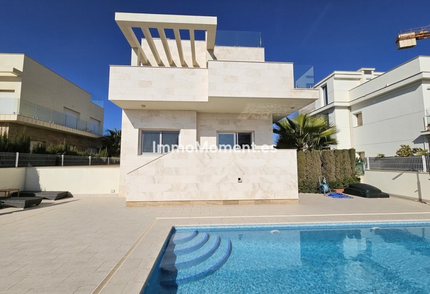 Reventa - Villa independiente - Orihuela - La Zenia