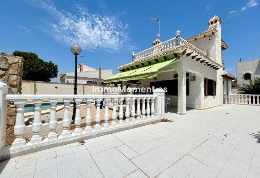 Reventa - Villa independiente - Orihuela - La Zenia