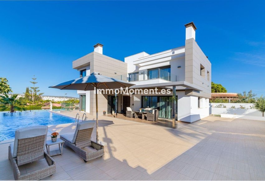 Reventa - Villa independiente - Orihuela - Los Balcones