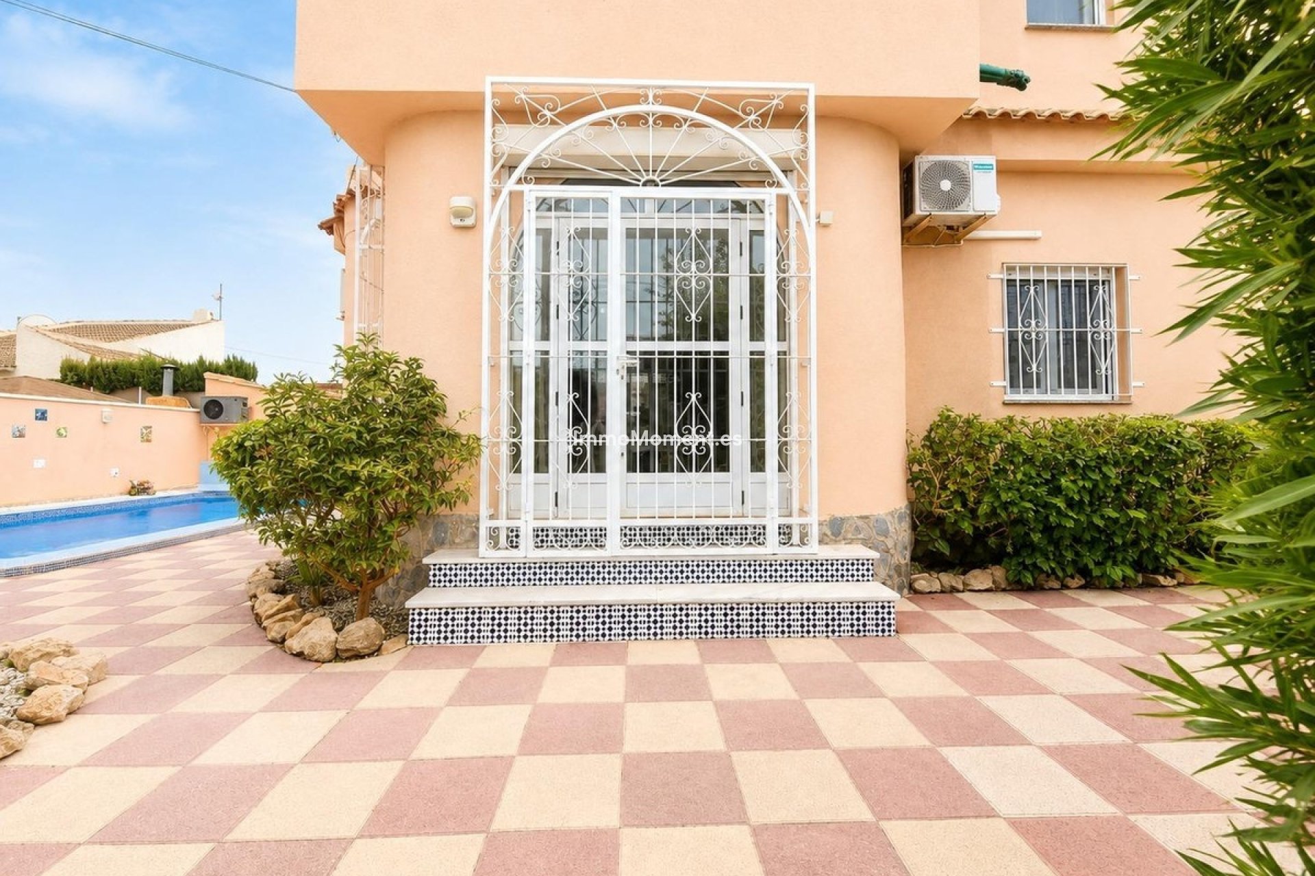Reventa - Villa independiente - Orihuela - Mil Palmeras
