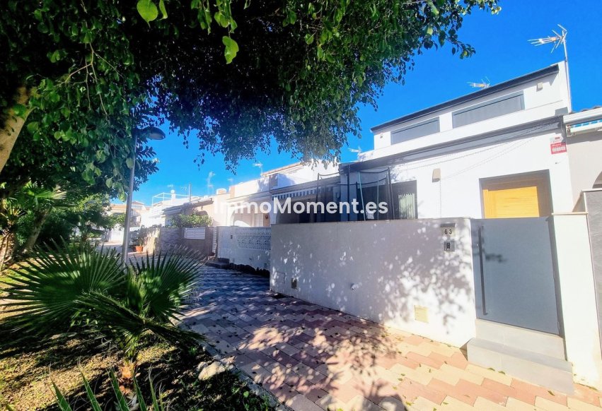 Reventa - Villa independiente - Orihuela - Mil Palmeras