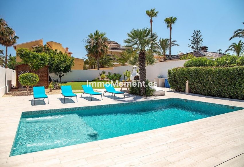 Reventa - Villa independiente - Orihuela - Playa Flamenca