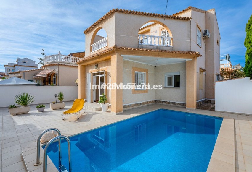 Reventa - Villa independiente - Orihuela - Playa Flamenca