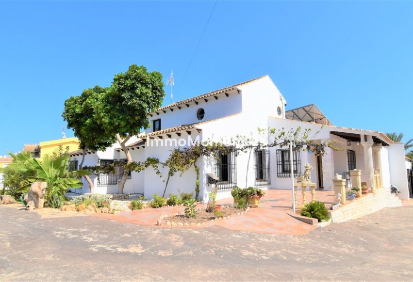 Reventa - Villa independiente - Orihuela - Villamartin