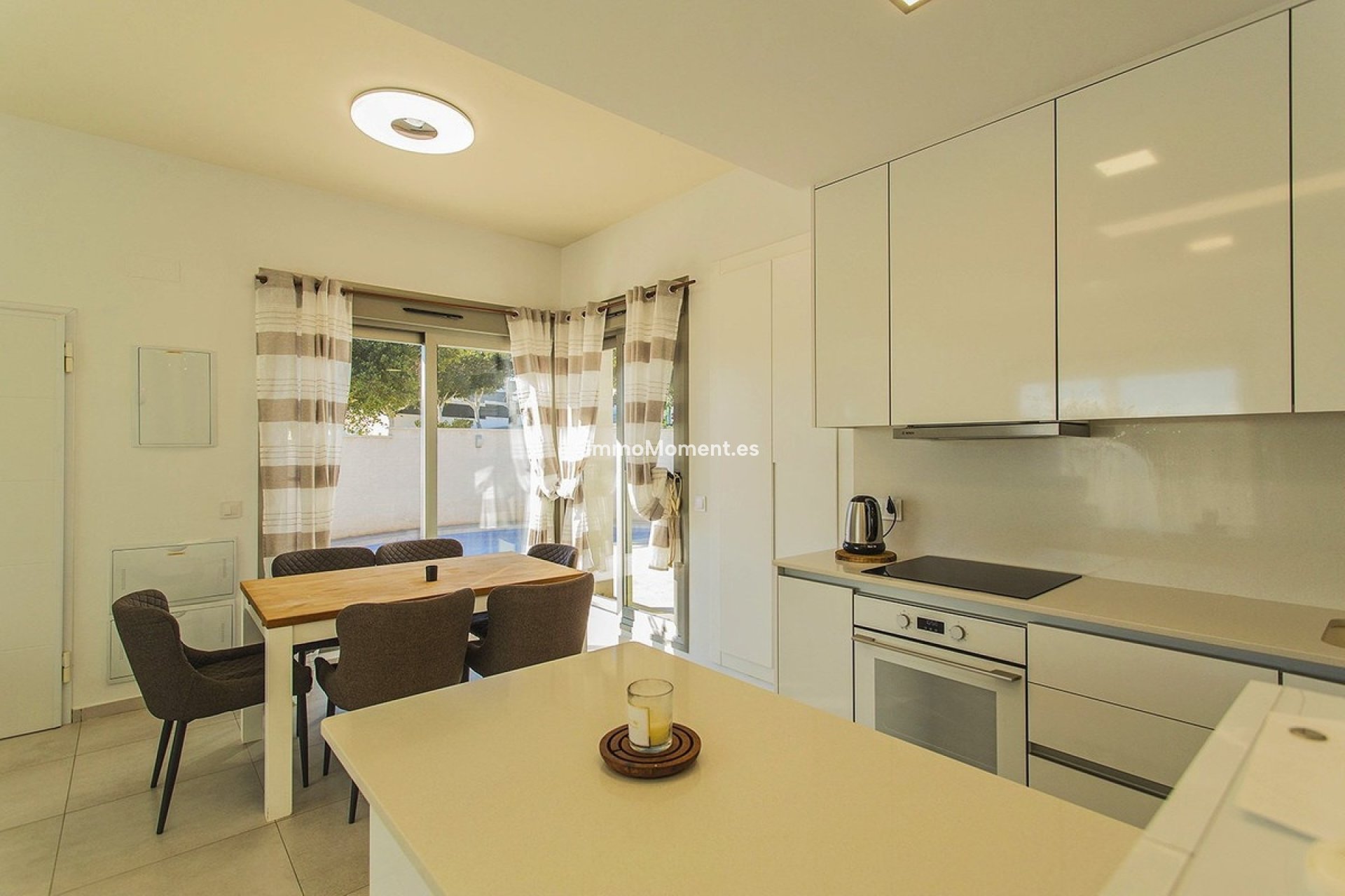 Reventa - Villa independiente - San Miguel de Salinas - San Miguel de Salinas Centro
