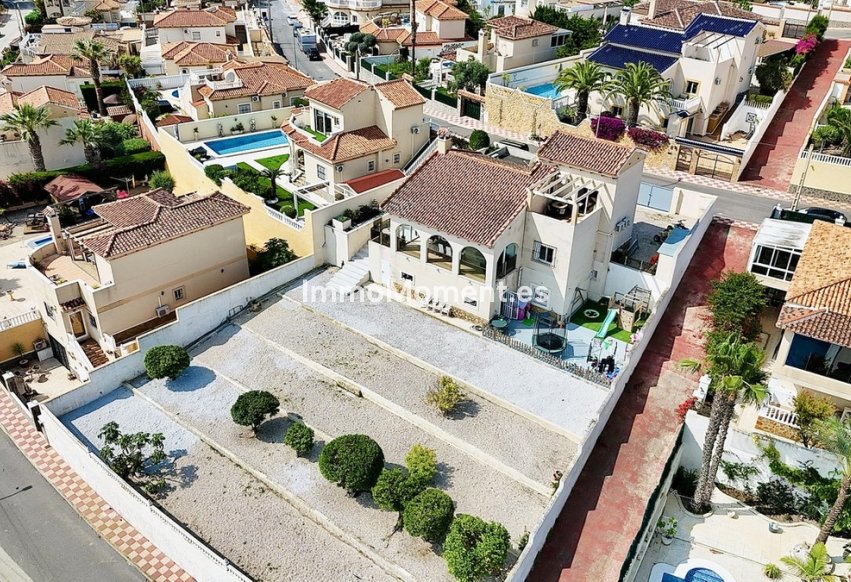 Reventa - Villa independiente - San Miguel de Salinas - San Miguel de Salinas Centro