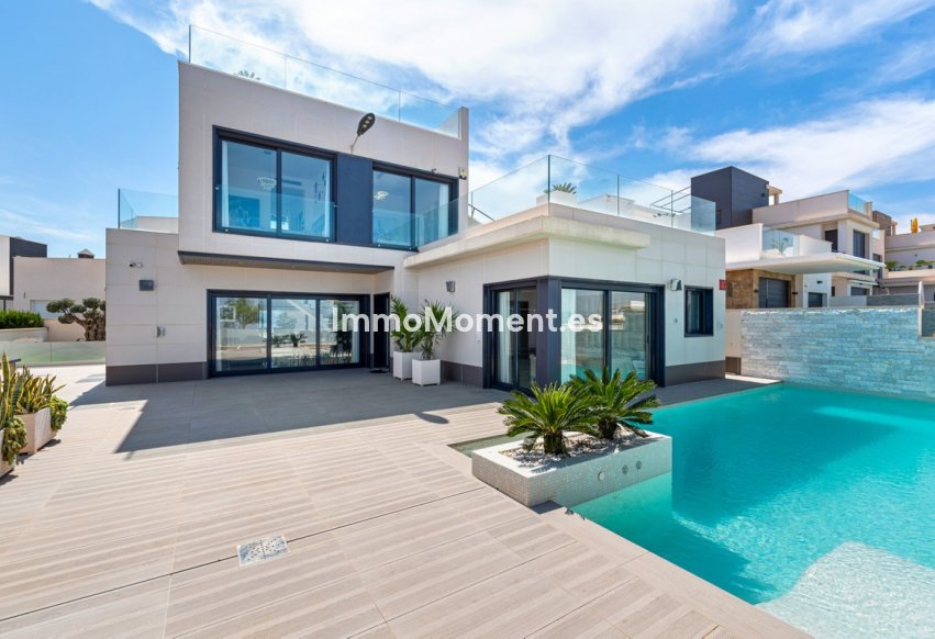 Reventa - Villa independiente - San Miguel de Salinas - San Miguel de Salinas Centro