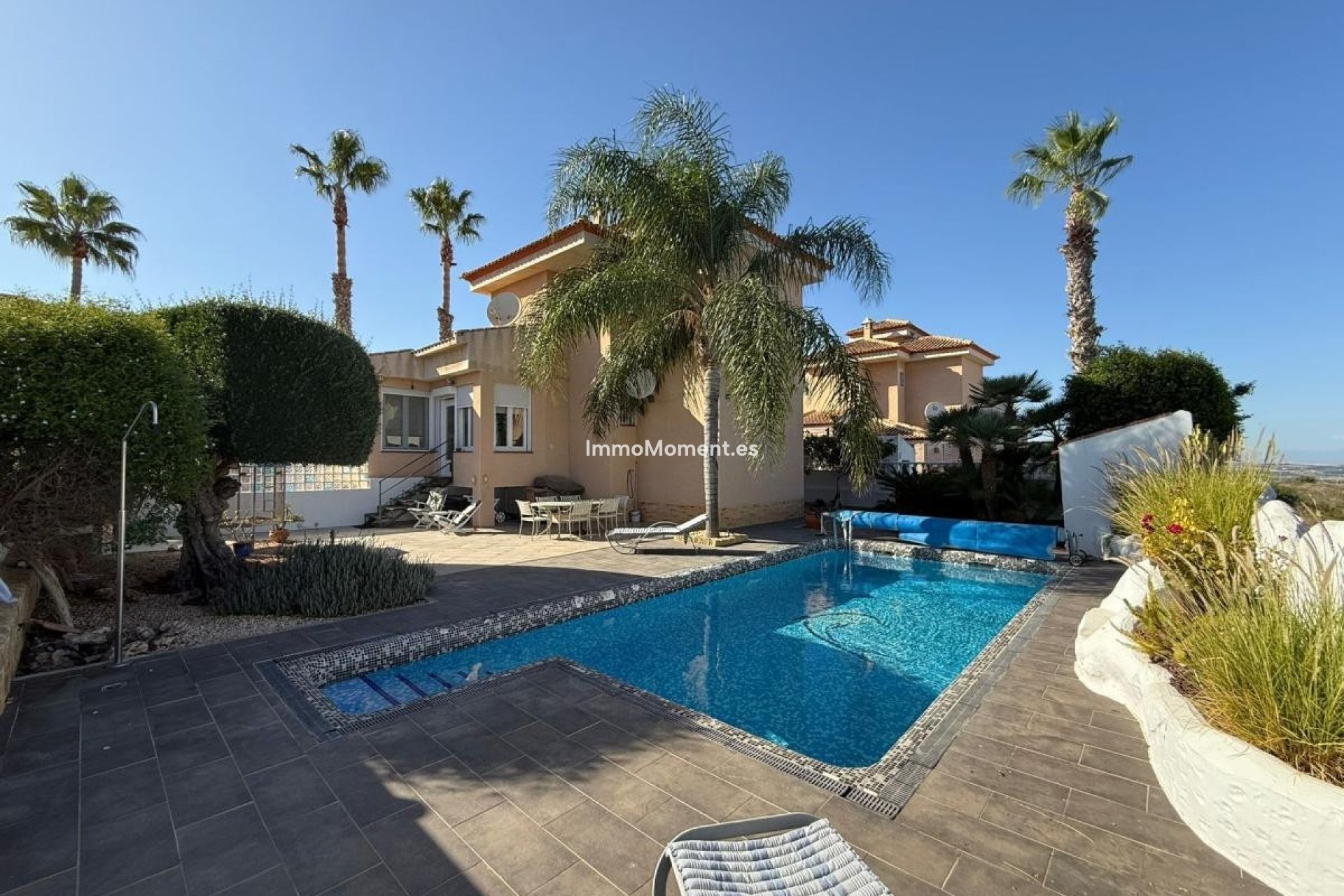 Reventa - Villa independiente - San Miguel de Salinas - San Miguel de Salinas Centro
