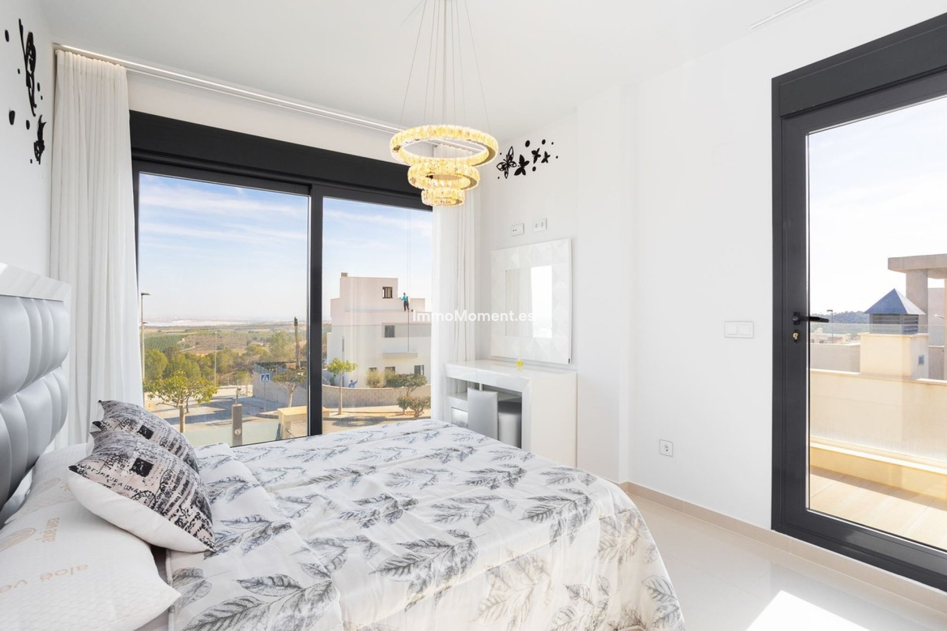 Reventa - Villa independiente - San Miguel de Salinas - San Miguel de Salinas Centro