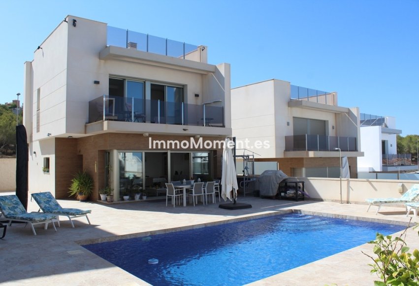 Reventa - Villa independiente - San Miguel de Salinas - San Miguel de Salinas Centro