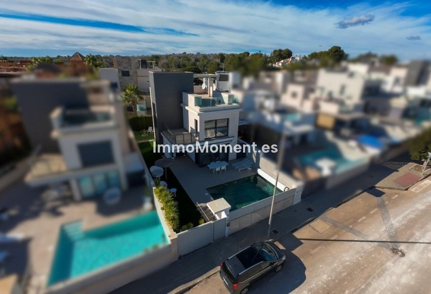 Reventa - Villa independiente - San Miguel de Salinas - San Miguel de Salinas Centro
