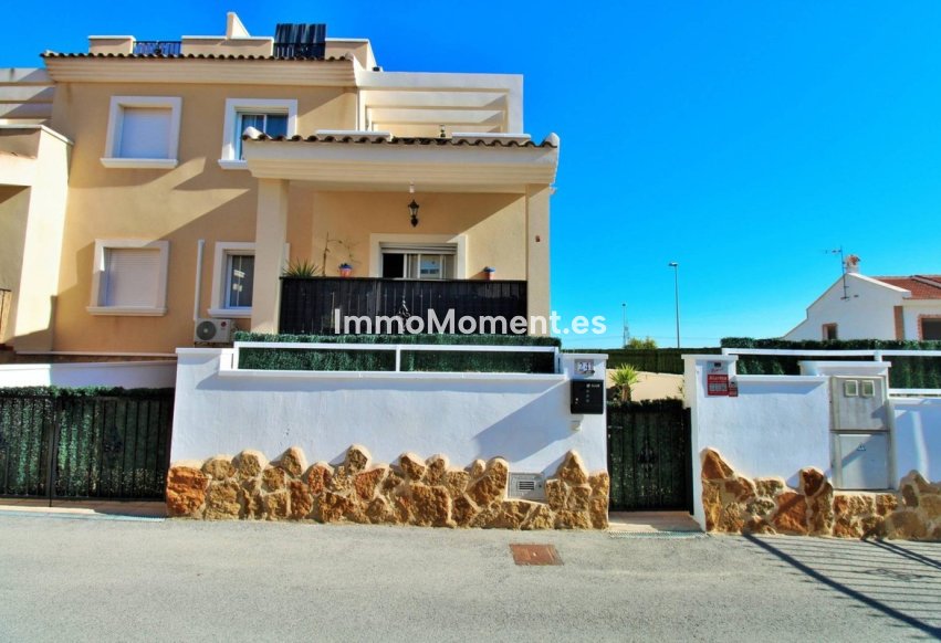 Reventa - Villa independiente - San Miguel de Salinas - San Miguel de Salinas Centro