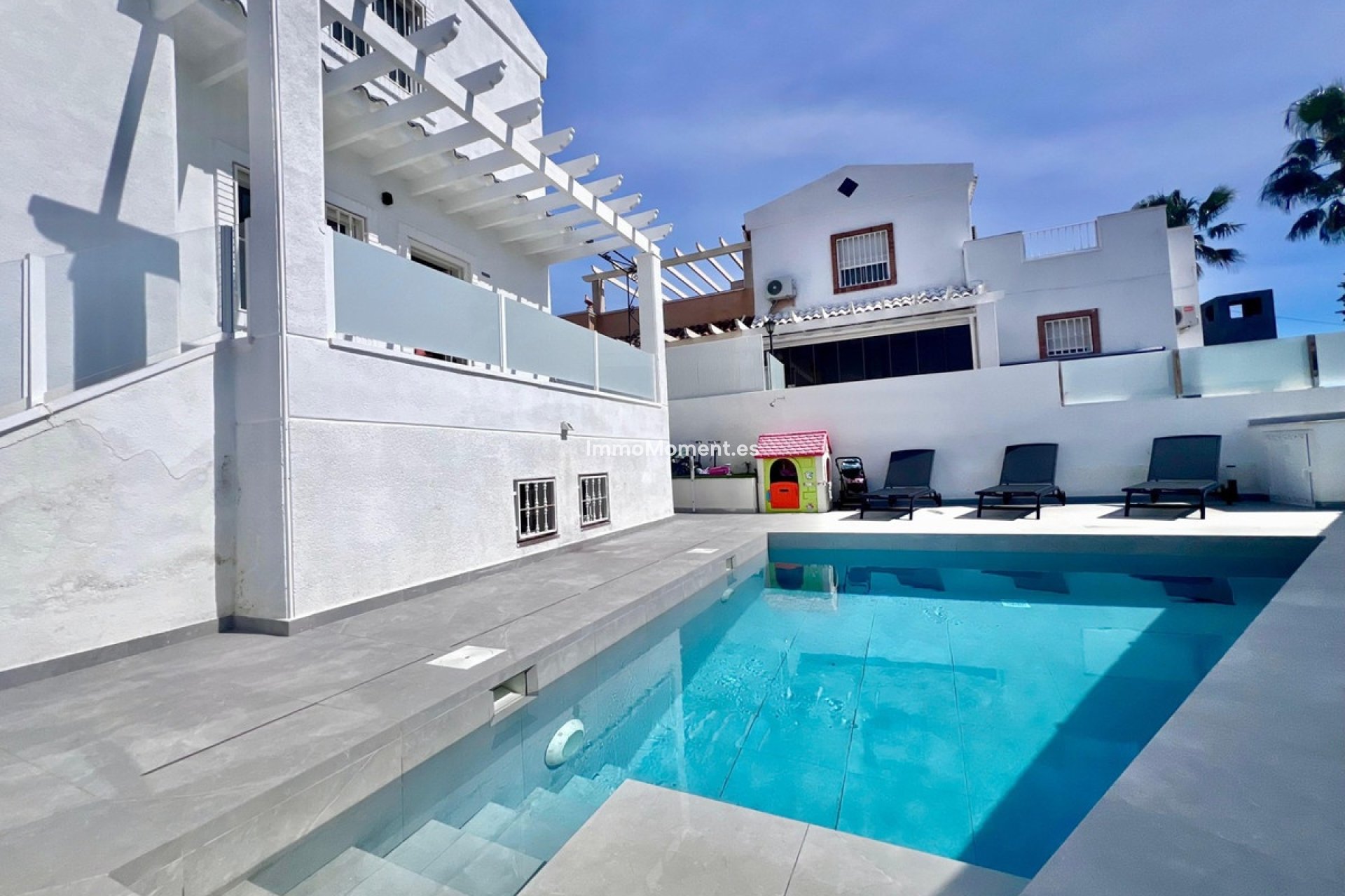Reventa - Villa independiente - San Miguel de Salinas - San Miguel de Salinas Centro