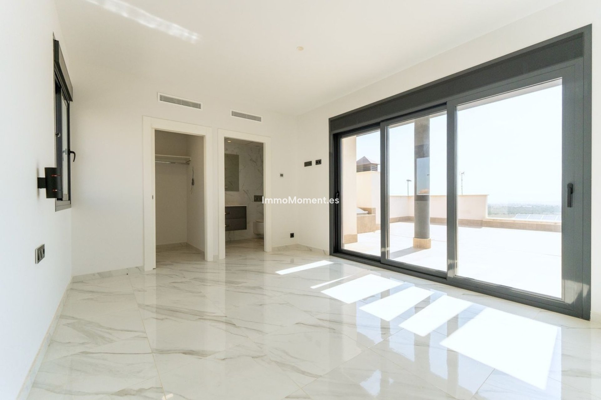 Reventa - Villa independiente - San Miguel de Salinas - San Miguel de Salinas Centro