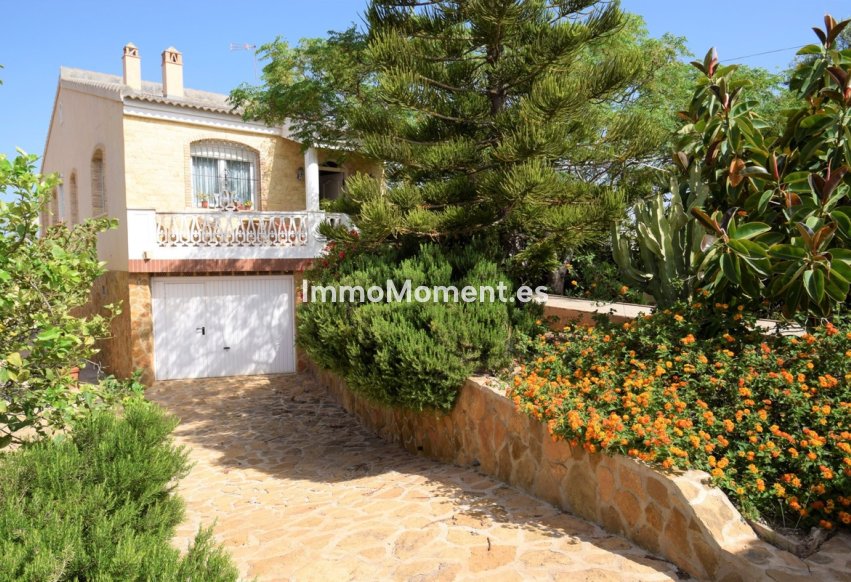 Reventa - Villa independiente - Torrevieja - Aguas Nuevas