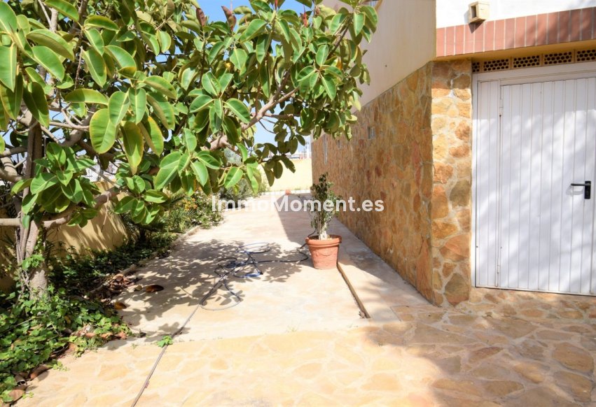Reventa - Villa independiente - Torrevieja - Aguas Nuevas
