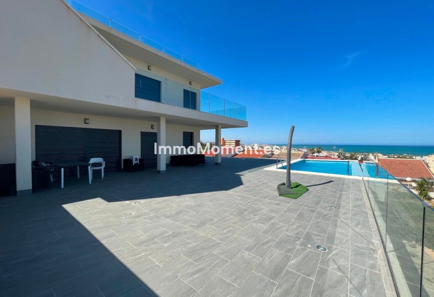 Reventa - Villa independiente - Torrevieja - La Mata