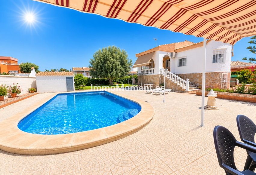 Reventa - Villa independiente - Torrevieja - La Siesta